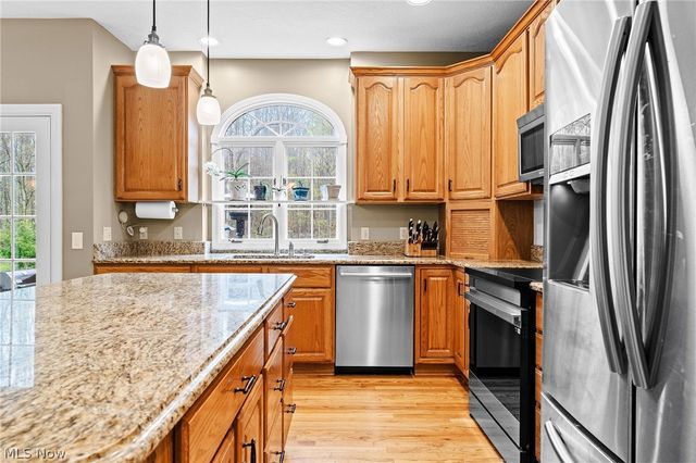 7375 Burntwood Way, Hudson, OH 44236