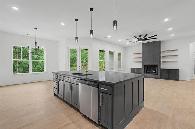 7 Kilmarnock Lane, Bella Vista, AR 72715
