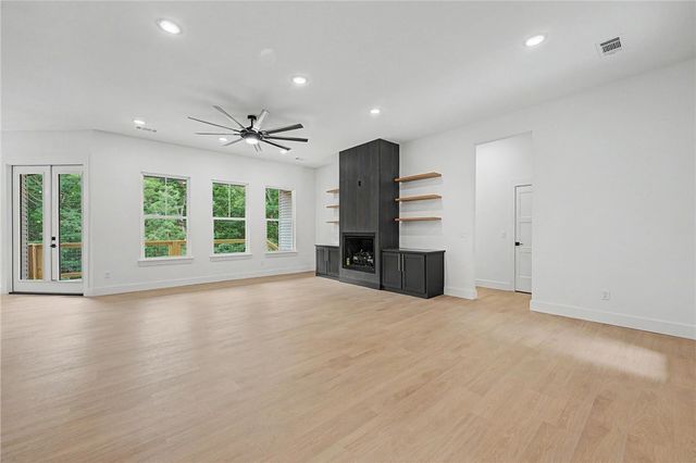 7 Kilmarnock Lane, Bella Vista, AR 72715