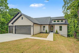 7 Kilmarnock Lane, Bella Vista, AR 72715