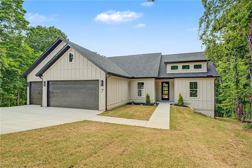 7 Kilmarnock Lane, Bella Vista, AR 72715