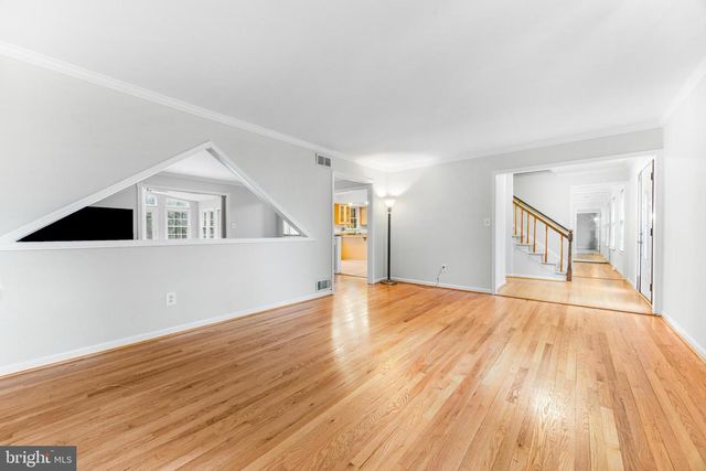 6 JONATHANS CT, Cockeysville, MD 21030