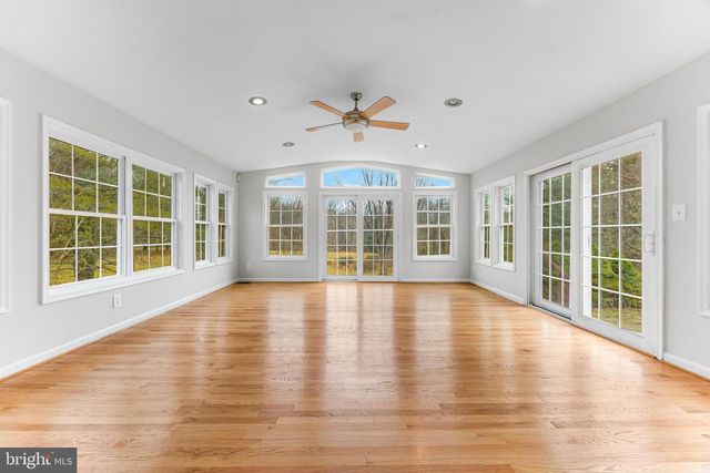 6 JONATHANS CT, Cockeysville, MD 21030