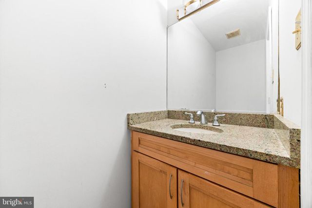 6 JONATHANS CT, Cockeysville, MD 21030