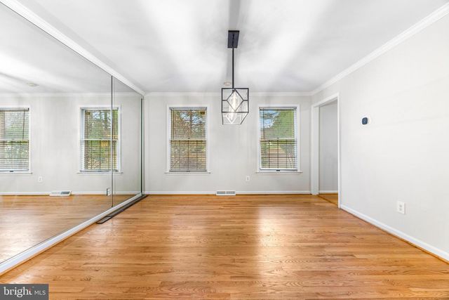 6 JONATHANS CT, Cockeysville, MD 21030