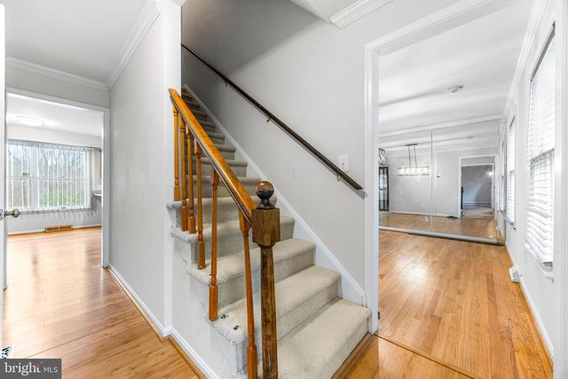 6 JONATHANS CT, Cockeysville, MD 21030