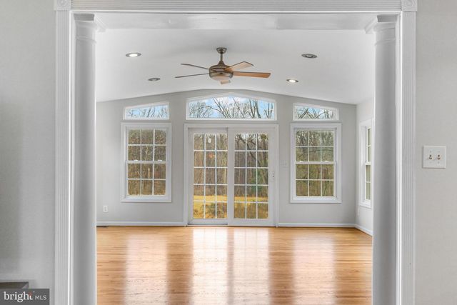 6 JONATHANS CT, Cockeysville, MD 21030