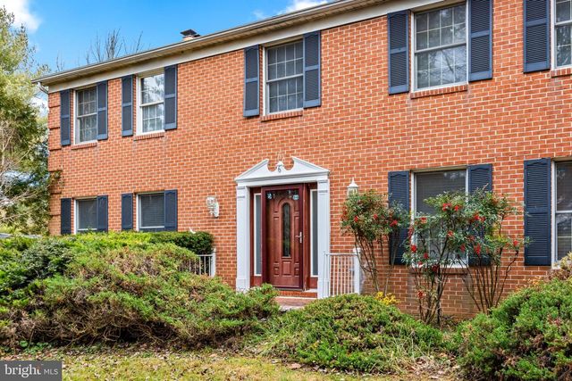 6 JONATHANS CT, Cockeysville, MD 21030