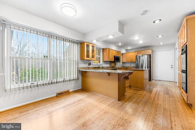 6 JONATHANS CT, Cockeysville, MD 21030