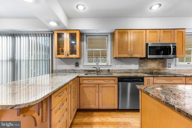 6 JONATHANS CT, Cockeysville, MD 21030