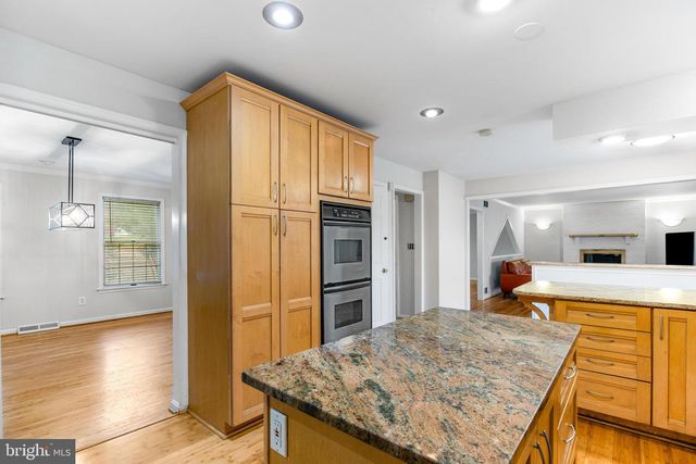 6 JONATHANS CT, Cockeysville, MD 21030