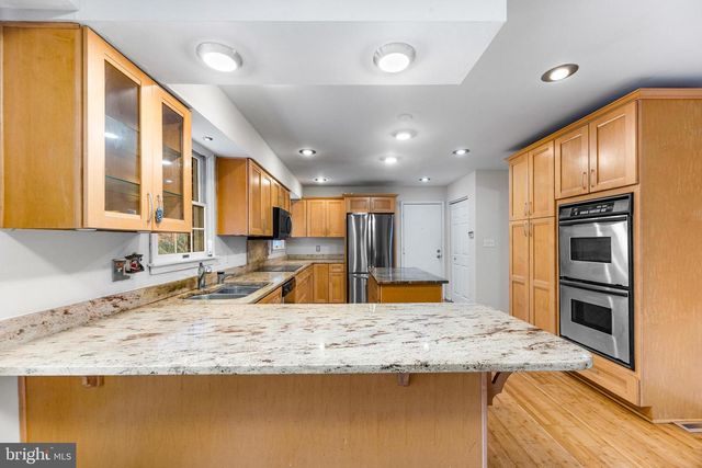 6 JONATHANS CT, Cockeysville, MD 21030