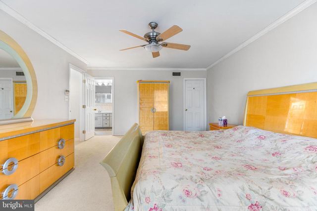 6 JONATHANS CT, Cockeysville, MD 21030