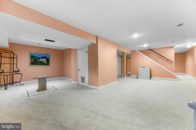 6 JONATHANS CT, Cockeysville, MD 21030