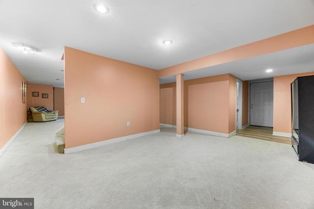 6 JONATHANS CT, Cockeysville, MD 21030