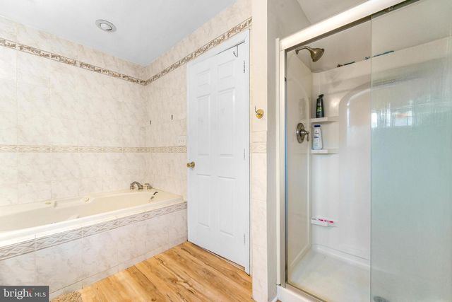 6 JONATHANS CT, Cockeysville, MD 21030