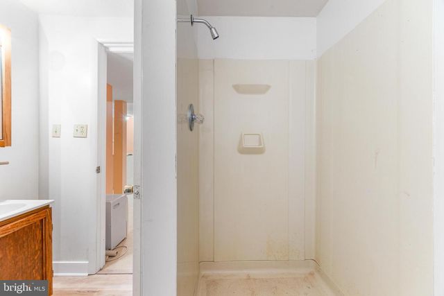 6 JONATHANS CT, Cockeysville, MD 21030