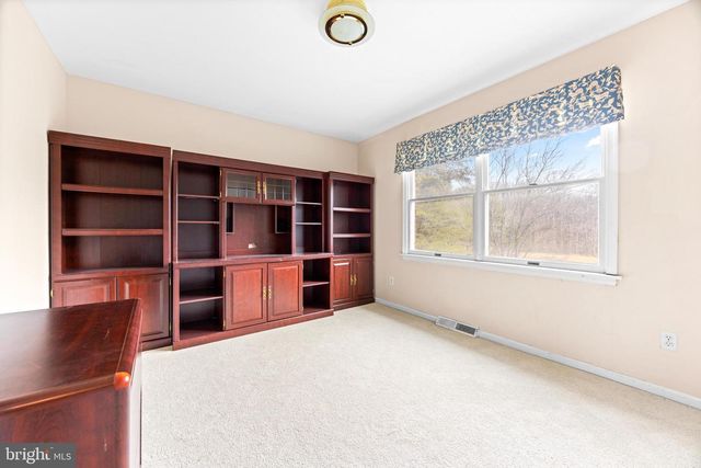 6 JONATHANS CT, Cockeysville, MD 21030