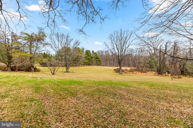 6 JONATHANS CT, Cockeysville, MD 21030