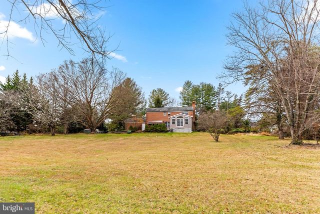 6 JONATHANS CT, Cockeysville, MD 21030