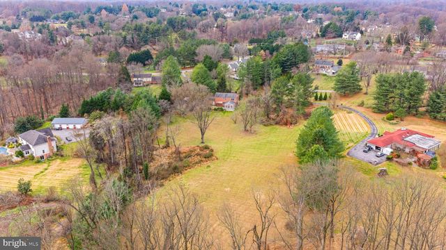 6 JONATHANS CT, Cockeysville, MD 21030