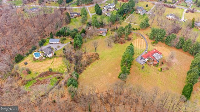 6 JONATHANS CT, Cockeysville, MD 21030