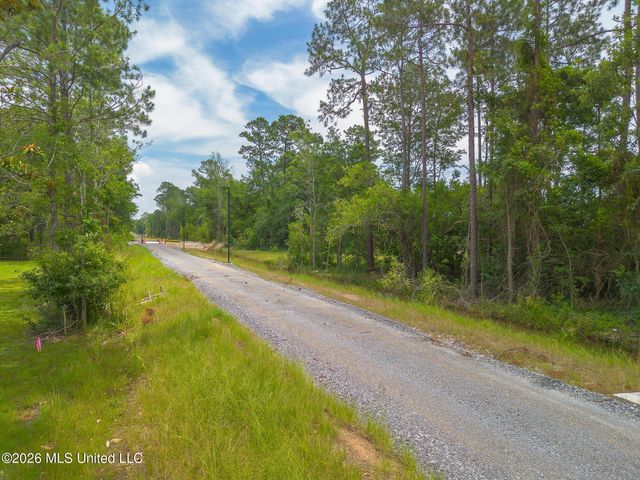 5624 Aila Street, Diamondhead, MS 39525