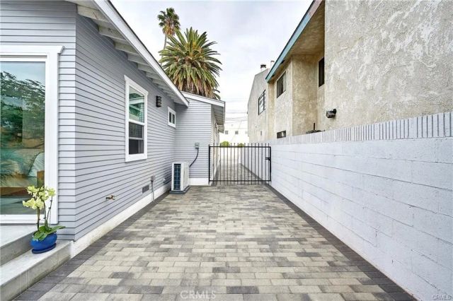 2921 S Pacific Avenue, San Pedro, CA 90731