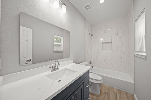 4338 Brinkley St A/B, Houston, TX 77051