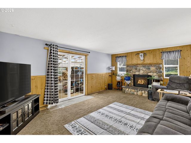 40551 Se LATIGO Ln, Sandy, OR 97055