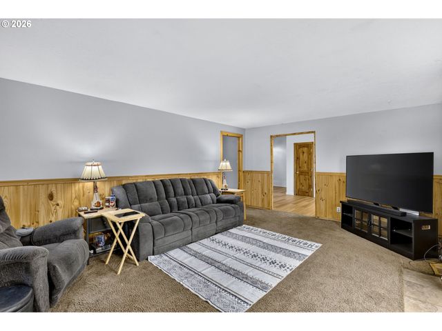 40551 Se LATIGO Ln, Sandy, OR 97055
