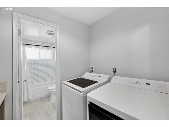 40551 Se LATIGO Ln, Sandy, OR 97055