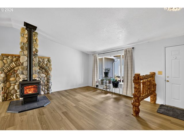 40551 Se LATIGO Ln, Sandy, OR 97055