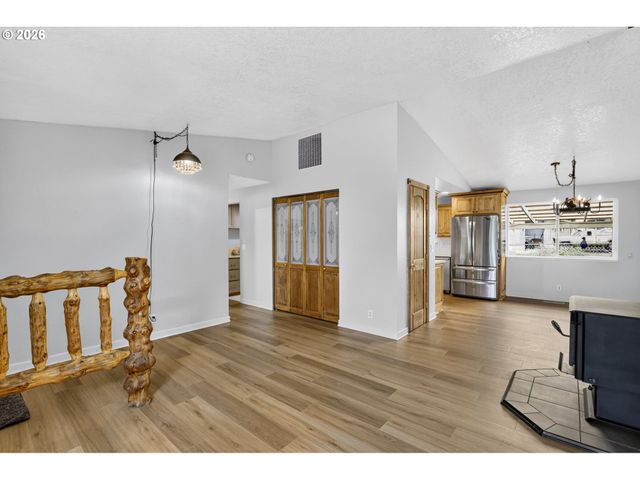 40551 Se LATIGO Ln, Sandy, OR 97055