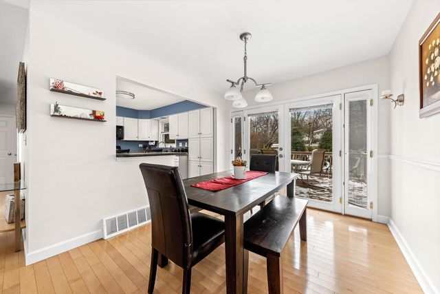 3226 Everglade Avenue, Woodridge, IL 60517