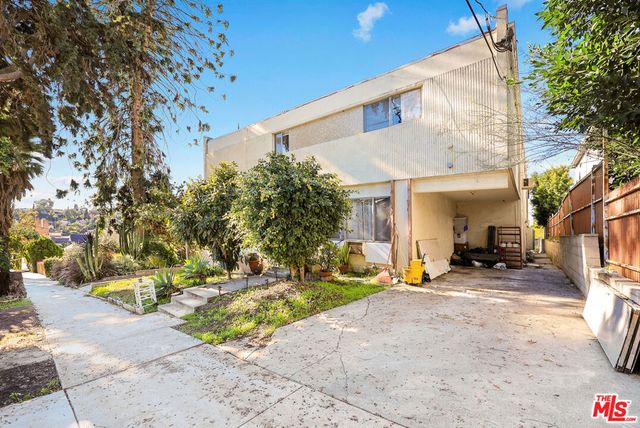 1651 Golden Gate Avenue, Los Angeles, CA 90026