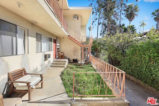 1651 Golden Gate Avenue, Los Angeles, CA 90026