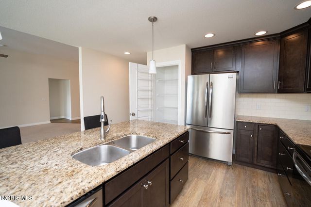 6908 Torrey Pine Court, Maumee, OH 43537