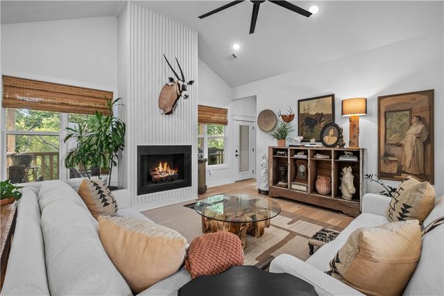 2055 Collins Drive, Pea Ridge, AR 72751