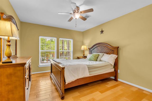 98 Winding Creek Place, The Woodlands, TX 77381
