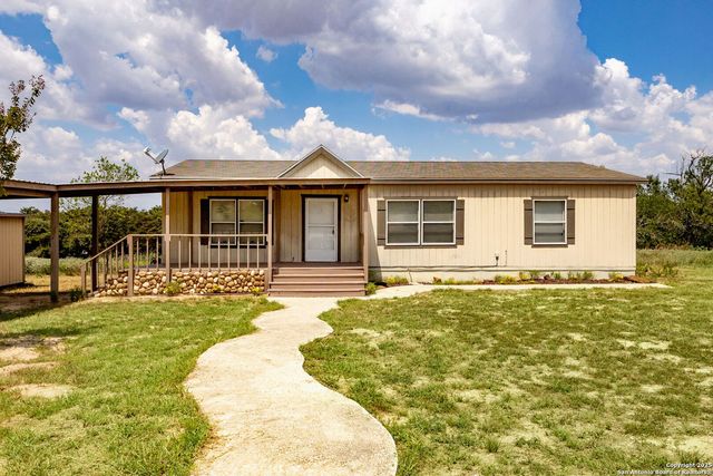 646 Old Colony, Seguin, TX 78155