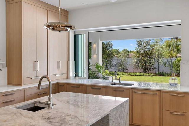 1724 PINE AVENUE, Winter Park, FL 32789