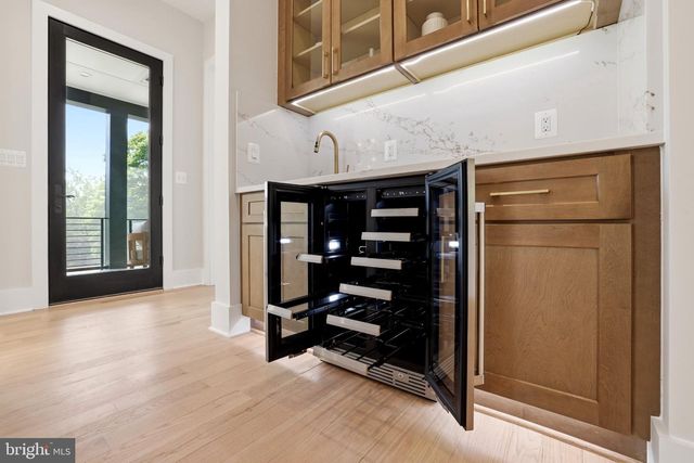 6514 BYRNES DR, Mclean, VA 22101