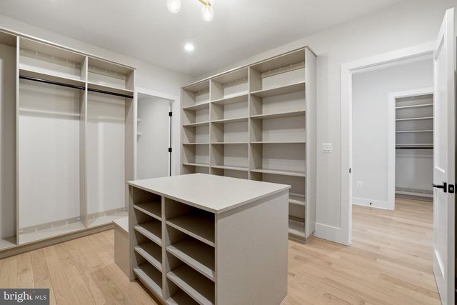 6514 BYRNES DR, Mclean, VA 22101