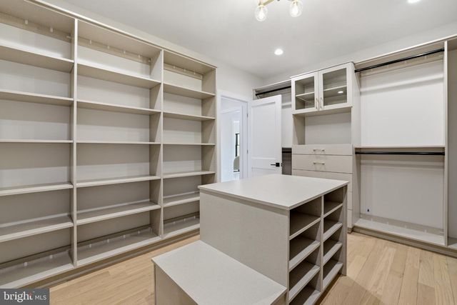 6514 BYRNES DR, Mclean, VA 22101