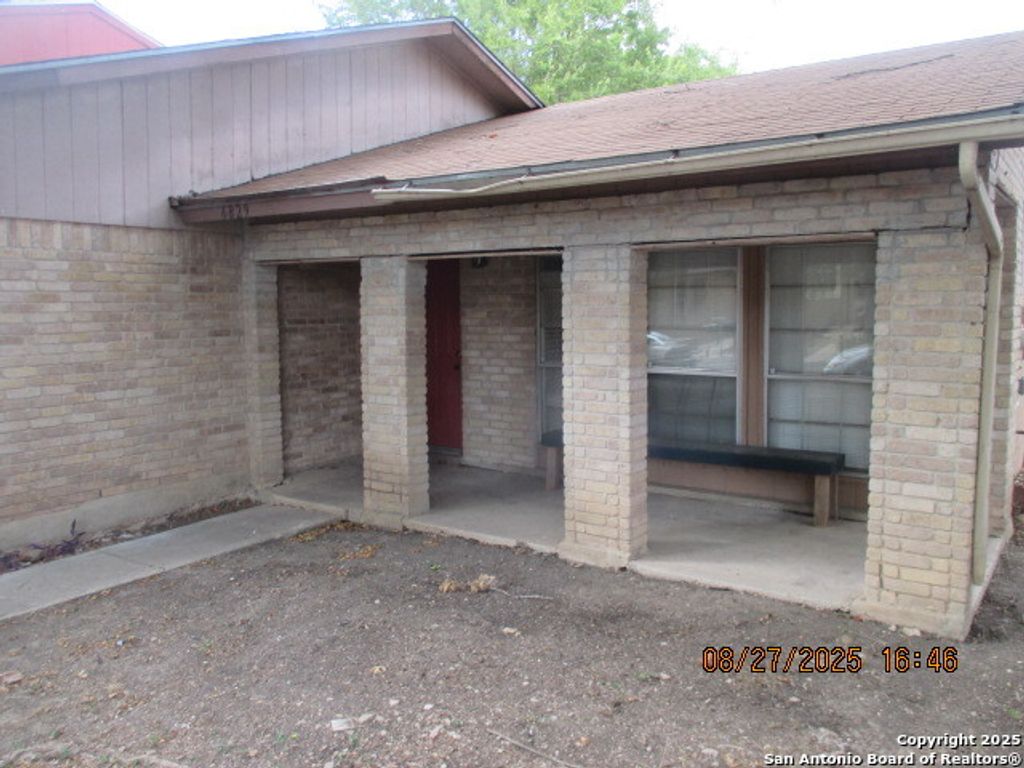 6829 Stockport Dr, San Antonio, TX 78239