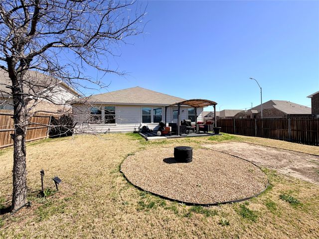 6301 Spooky Cat Trail, Fort Worth, TX 76179