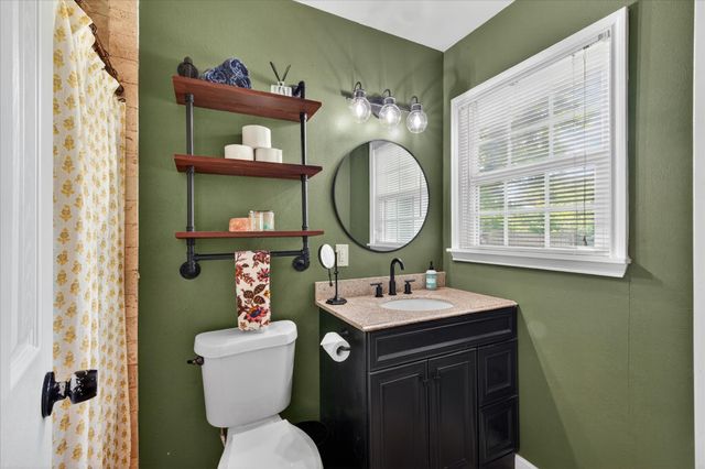 202 Taylor Street, Burleson, TX 76028
