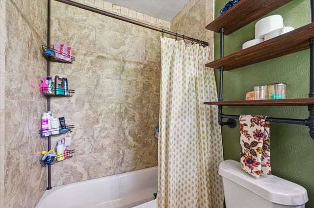 202 Taylor Street, Burleson, TX 76028