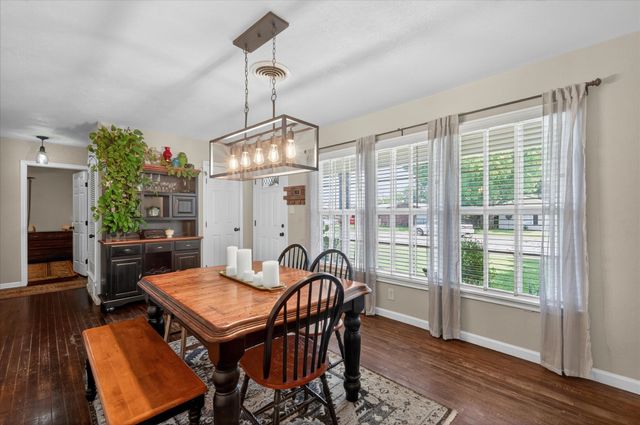 202 Taylor Street, Burleson, TX 76028